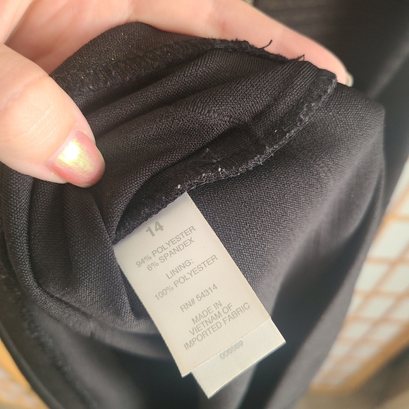 Bisou Bisou Black and Gold Dress - Picture 6 of 6